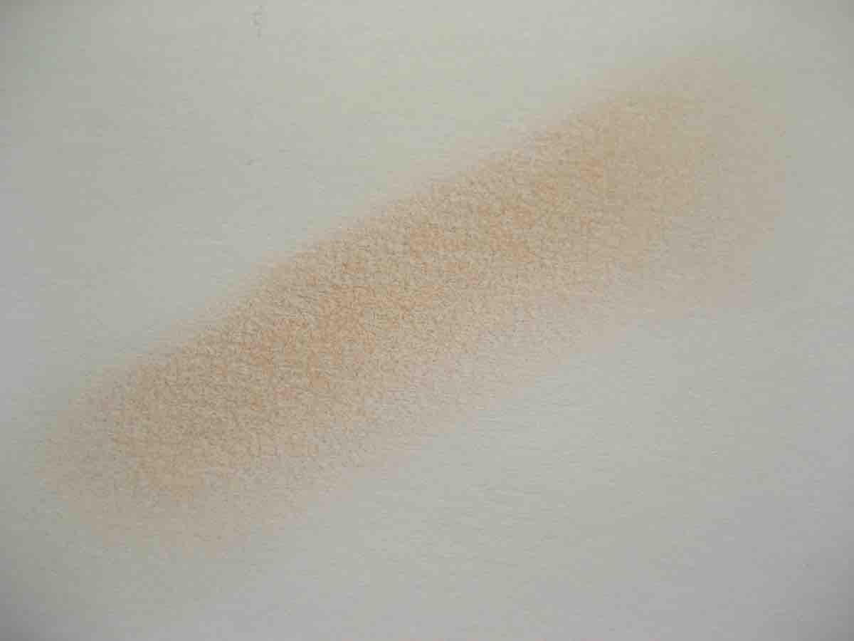 MAC_Bone Beige_Swatch_Papier