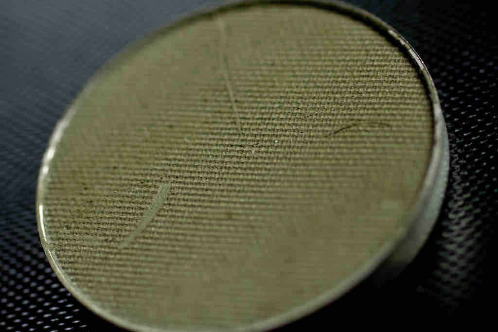 MAKEUP GEEK 'Dirty Martini'