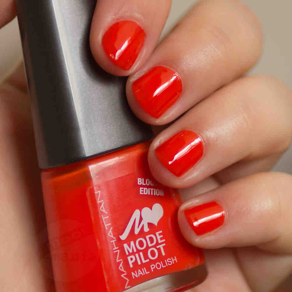 MANHATTAN 01M Della Spiga Blogger Edition Nail Polish (8) MANHATTAN 01M Della Spiga Blogger Edition Nail Polish (8)