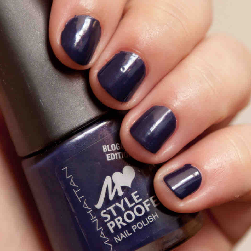 MANHATTAN 01S Acai Power Berry Blogger Edition Nail Polish - Tageslicht MANHATTAN 01S Acai Power Berry Blogger Edition Nail Polish - Tageslicht