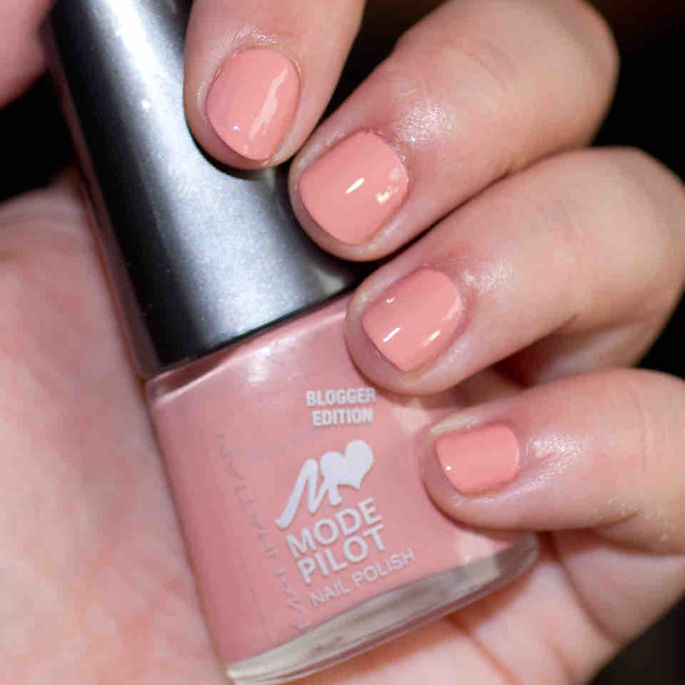 MANHATTAN 05M Goethestrasse Blogger Edition Nail Polish - Blitz MANHATTAN 05M Goethestrasse Blogger Edition Nail Polish - Blitz