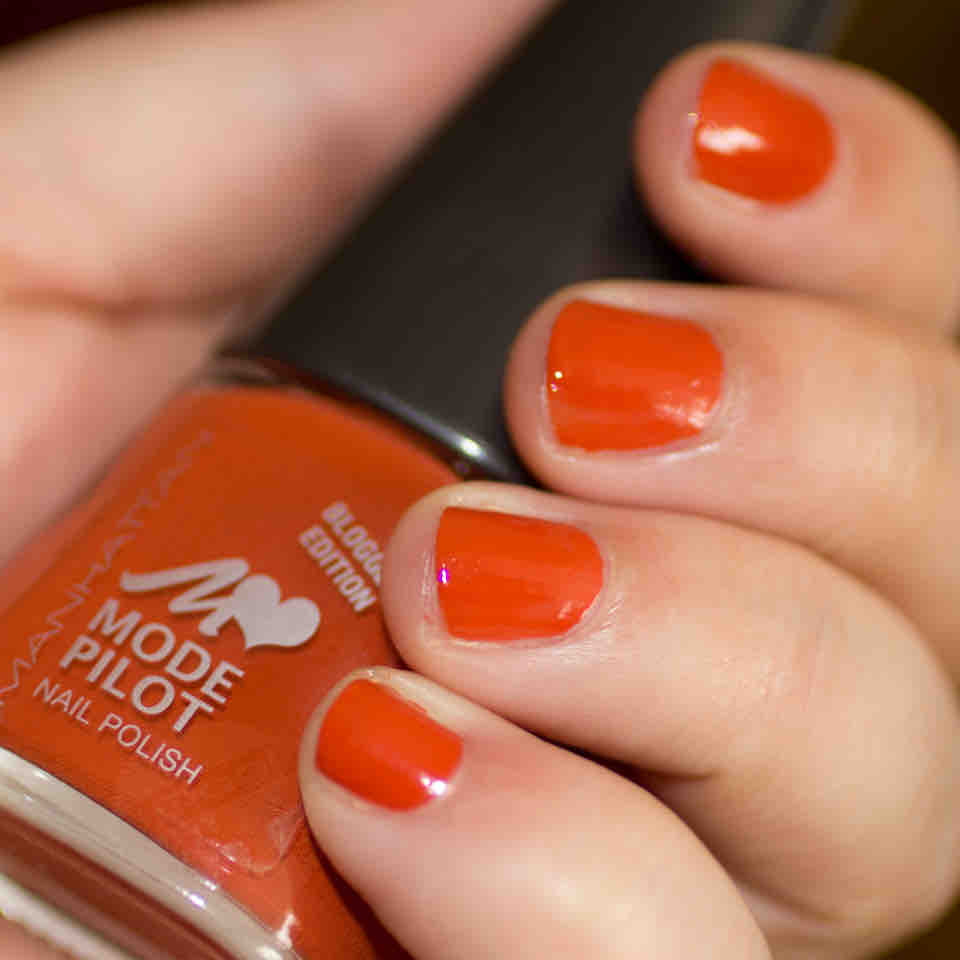 MANHATTAN 07M Nightsbridge Blogger Edition Nail Polish (18) MANHATTAN 07M Nightsbridge Blogger Edition Nail Polish (18)