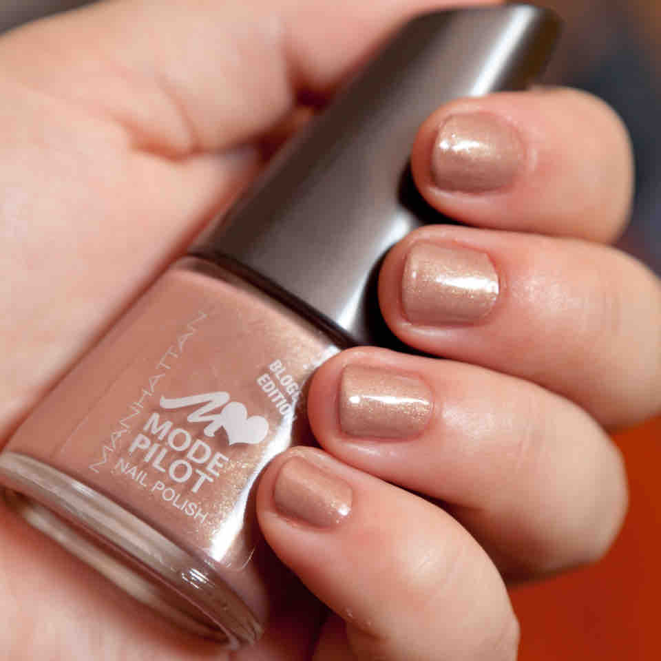 MANHATTAN 09M Roppongi Blogger Edition Nail Polish - Tageslicht MANHATTAN 09M Roppongi Blogger Edition Nail Polish - Tageslicht