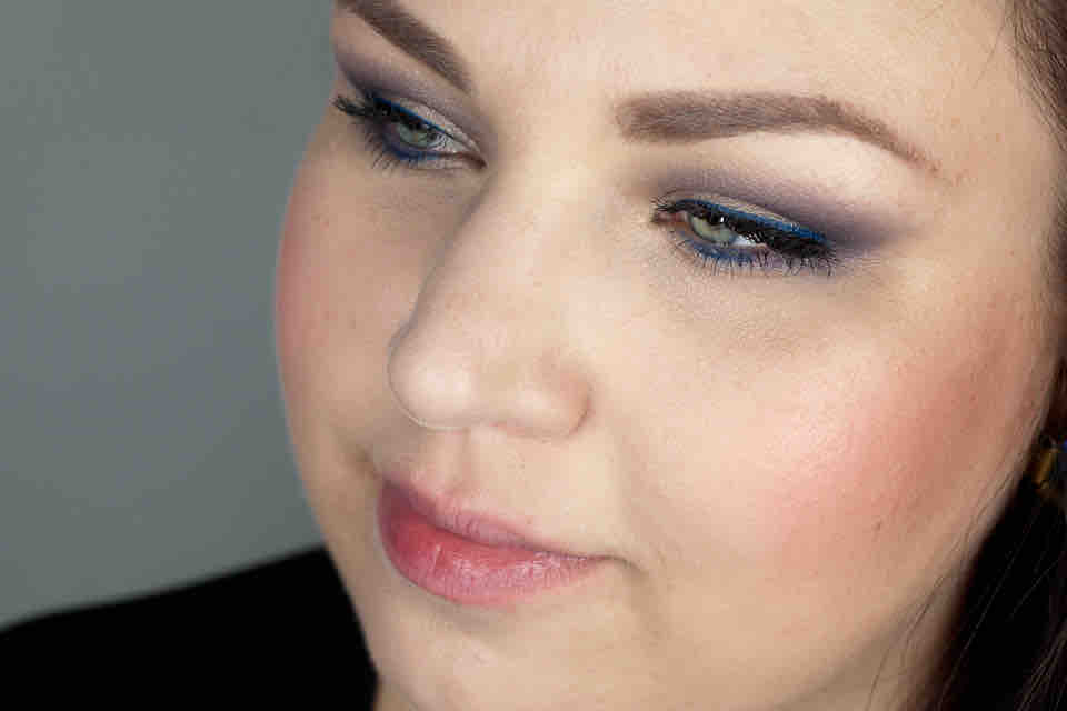 MANHATTAN Midnight in Amsterdam Multi Effect Eyeshadow Makeup (2)