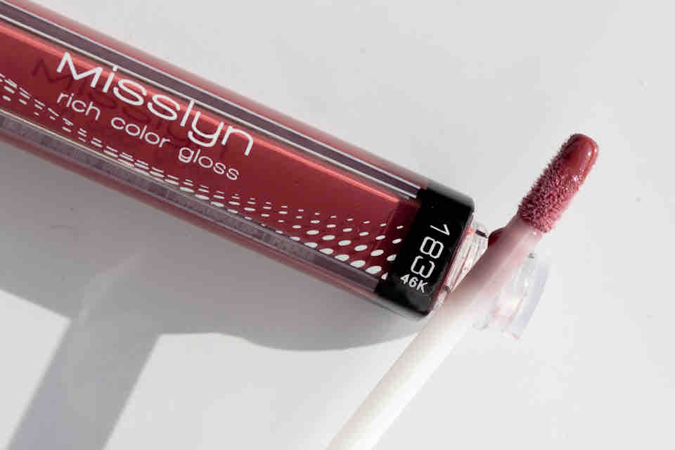 MISSLYN Brit Chic Very Berry Rich Color Gloss 183 - Brit Chic MISSLYN Brit Chic Very Berry Rich Color Gloss 183 - Brit Chic