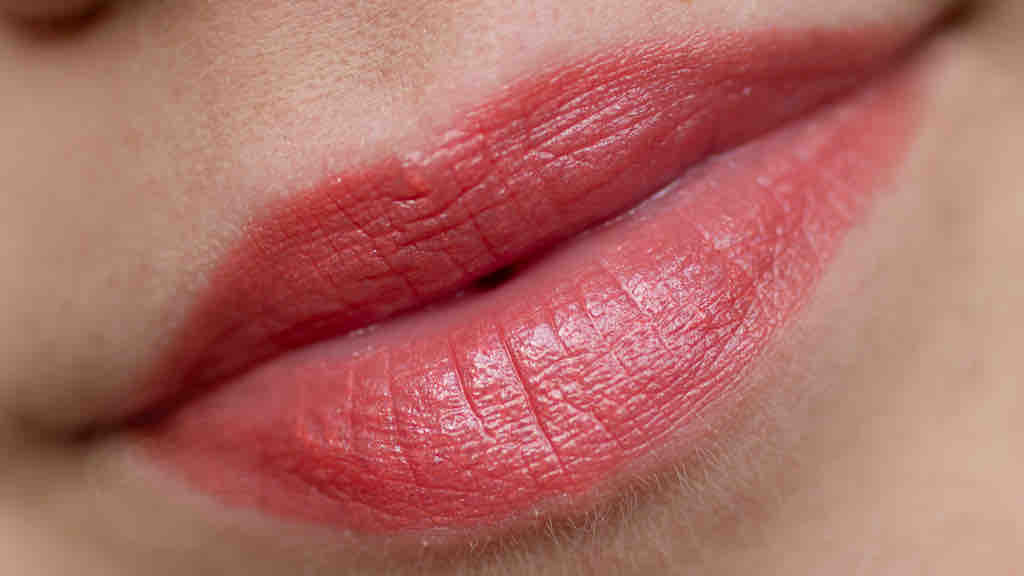 MISSLYN 'Evening Sun' 63 Lipstick - In the Navy - Lips