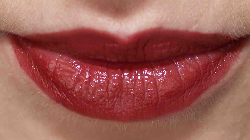 MISSLYN Her Majesty Lipstick Tragebild - Blitz - Brit Chic