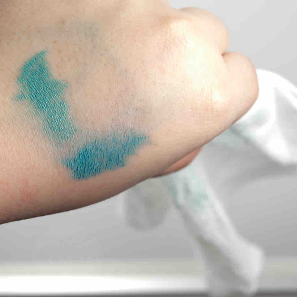 MISSLYN 'Lifestyle' Intense Color Liner vs. DIOR 'Turquoise' Diorshow Liner abgeschminkt