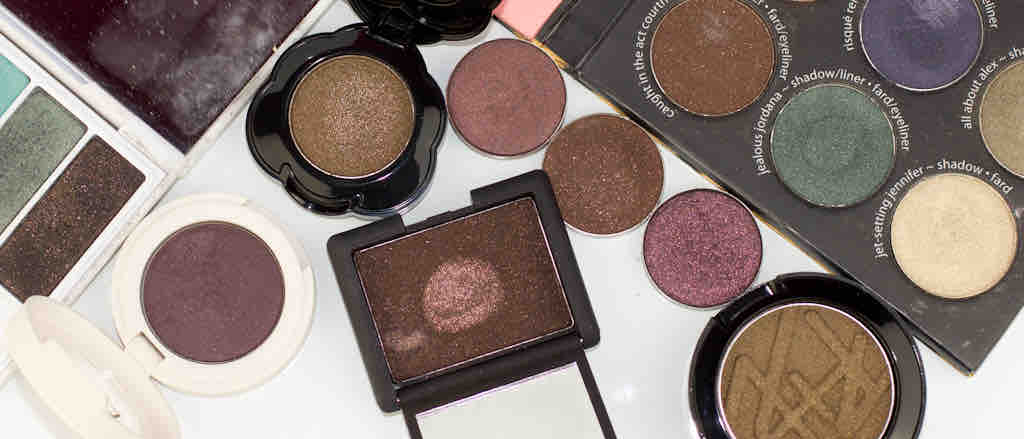 MUG Bada Bing vs. NARS Mekong MAC Black Brown Eyeshadow with Shimmer and Pearl-11