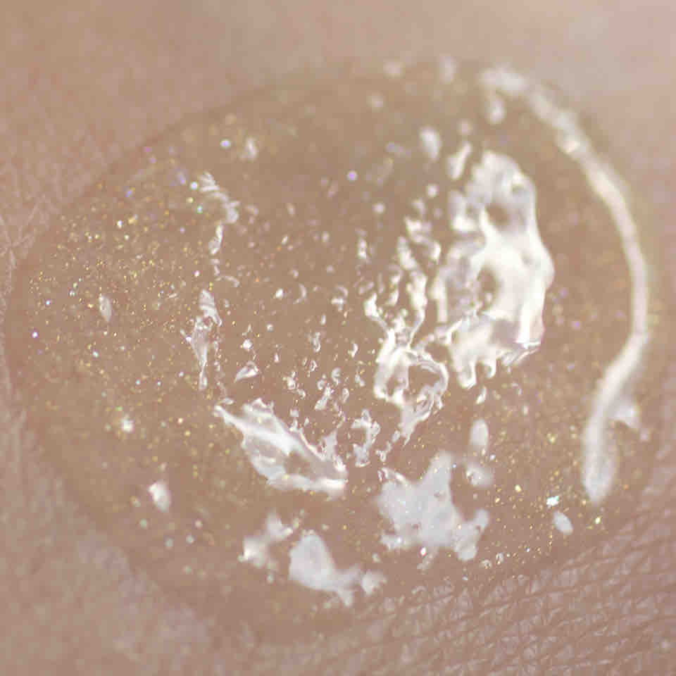 PAUL & JOE Bonbon Pearl Foundation Primer Swatch