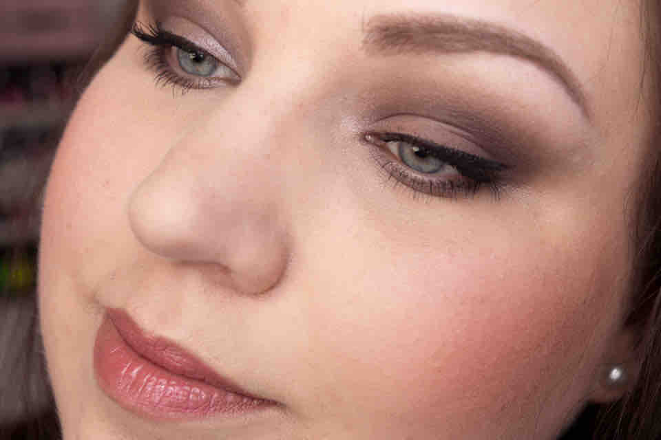 Passfoto Makeup GUERLAIN LEs Fumes 4 Ecrin Couleurs Passfoto Makeup GUERLAIN LEs Fumes 4 Ecrin Couleurs