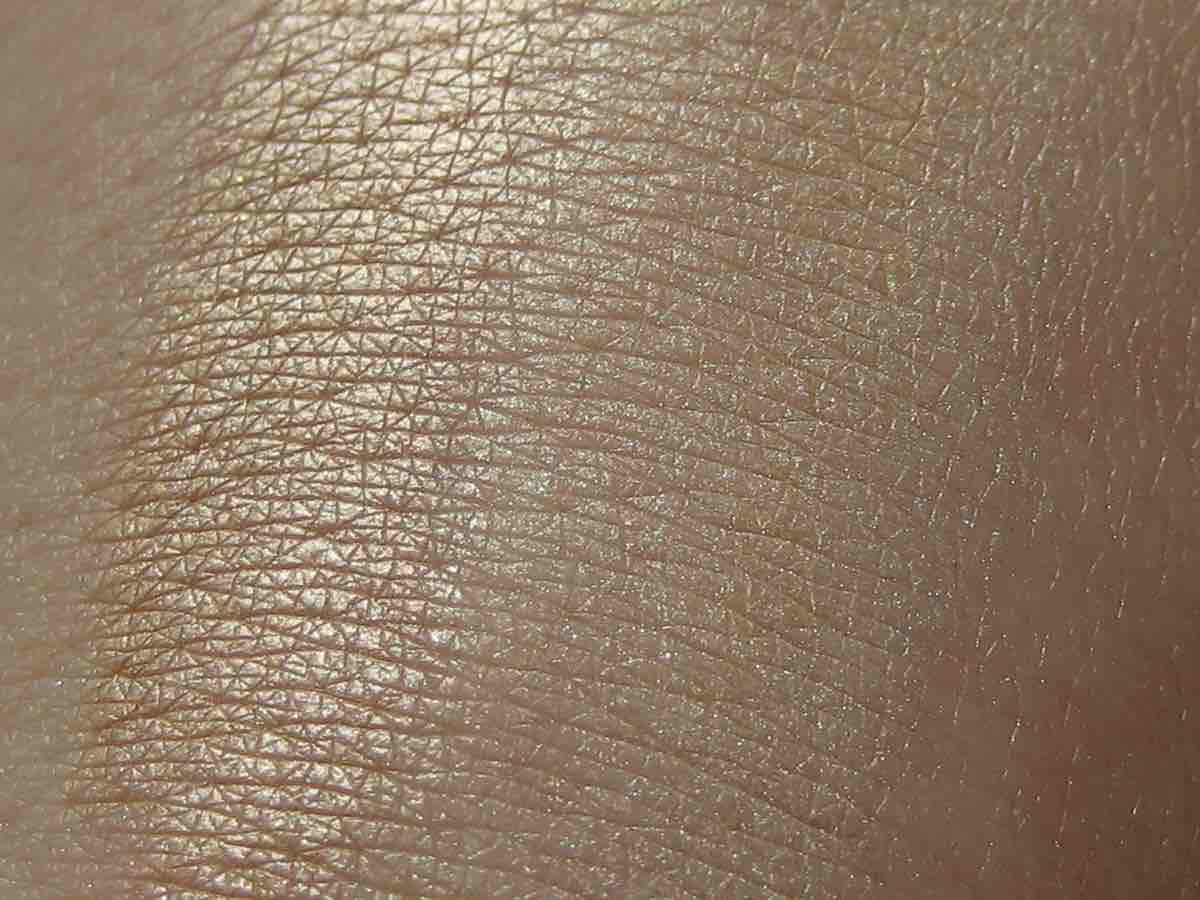 Pure Luxe_Naked in the sun_Swatch