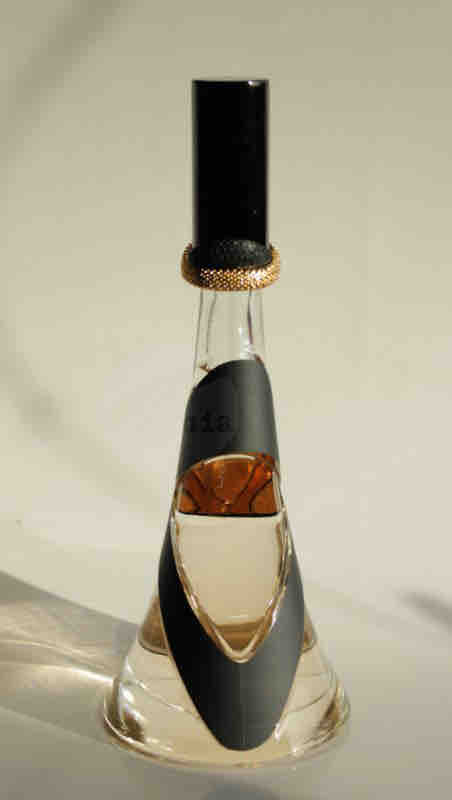 RIHANNA Rebl fleur RIHANNA Rebl fleur