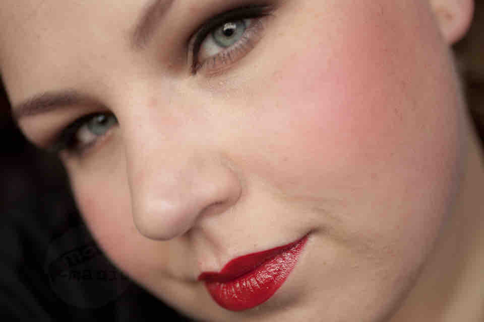 SHISEIDO Drama Lacquer Rouge 501