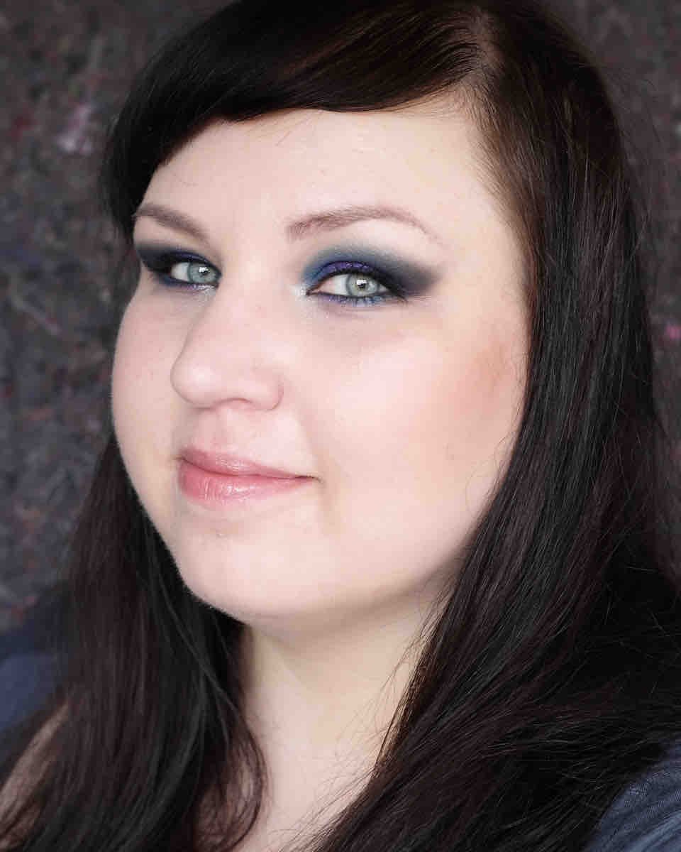 URBAN DECAY Electric Pressed Pigment Palette Makeup Look-5