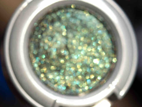 URBAN DECAY Zodiac Moondust Eyeshadow Glitter Duochrome Swatch Review Sonne Schimmer