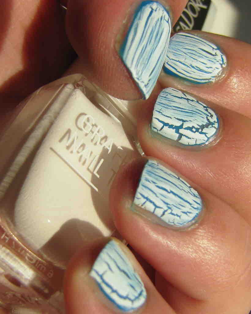 isadora-graffiti-nail-polish-rival-de-loop-blue-colour