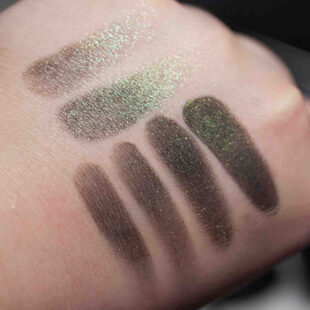 oben „Zodiac“ – darunter „Smutty Green“ // Lampe // ohne Base