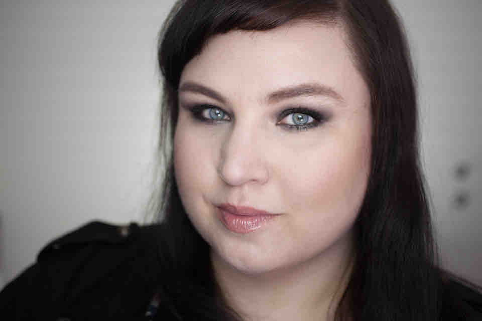 p2 blackn green metal black eye shadow mac smutty green mineralize eyeshadow urban decay zodiac Makeup